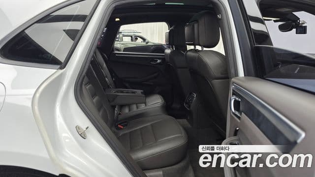 Porsche Macan 2018 — Şəkil 17/20