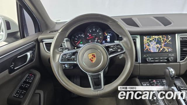 Porsche Macan 2018 — Şəkil 18/20