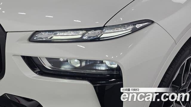 BMW X7 2025 — Photo 12/35