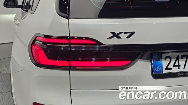 BMW X7 2025 — Photo 32/35