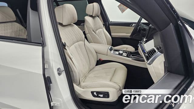 BMW X7 2025 — Photo 22/35