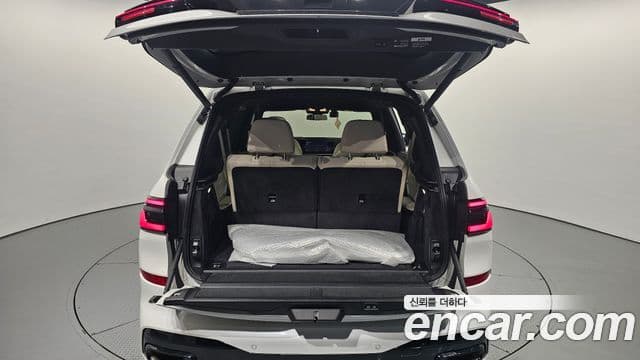 BMW X7 2025 — Photo 9/35