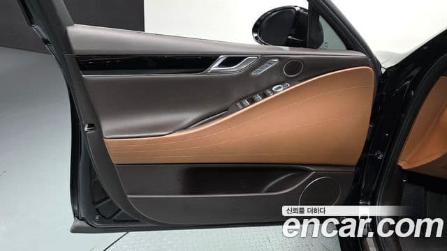 Genesis G80 2021 — Photo 12/34