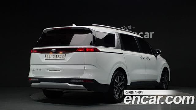 Kia Carnival 2021 — Фото 2/20