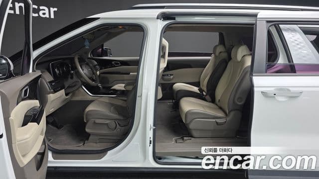 Kia Carnival 2021 — Фото 16/20