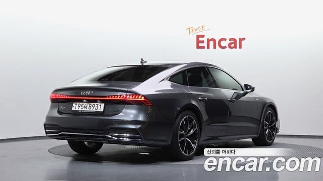 Audi A7 2022 — ფოტო 29/32