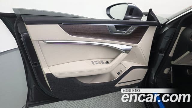 Audi A7 2022 — ფოტო 7/32