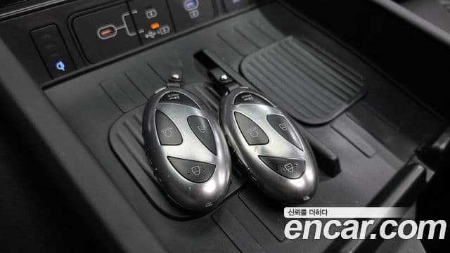 Hyundai Santa Fe 2024 — ფოტო 18/20
