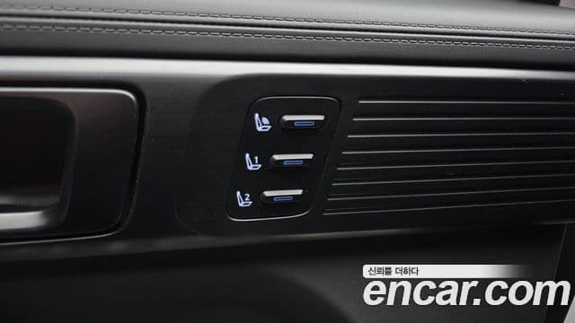 Hyundai Santa Fe 2024 — Photo 11/45