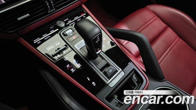 Porsche Cayenne 2021 — Şəkil 7/20