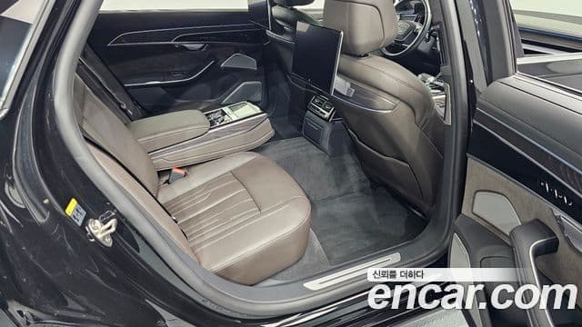 Audi A8 2021 — Şəkil 12/20
