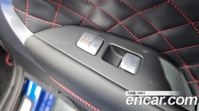 Genesis G70 2018 — ფოტო 18/20