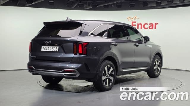 Kia Sorento 2022 — Фото 2/20