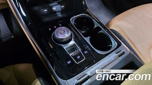 Kia Carnival 2023 — Şəkil 9/20