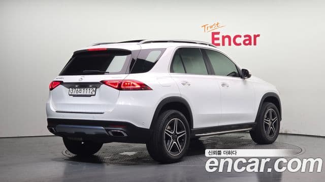 Mercedes-Benz GLE-Class 2020 — ფოტო 2/20