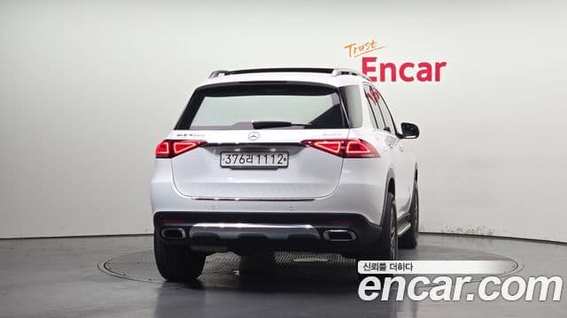 Mercedes-Benz GLE-Class 2020 — ფოტო 4/20