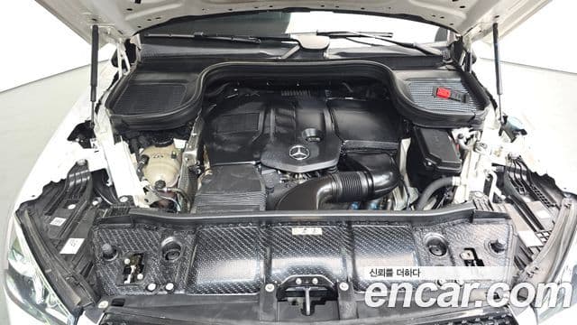 Mercedes-Benz GLE-Class 2020 — ფოტო 6/20