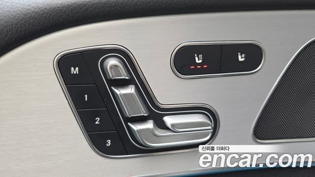 Mercedes-Benz GLE-Class 2020 — ფოტო 15/20