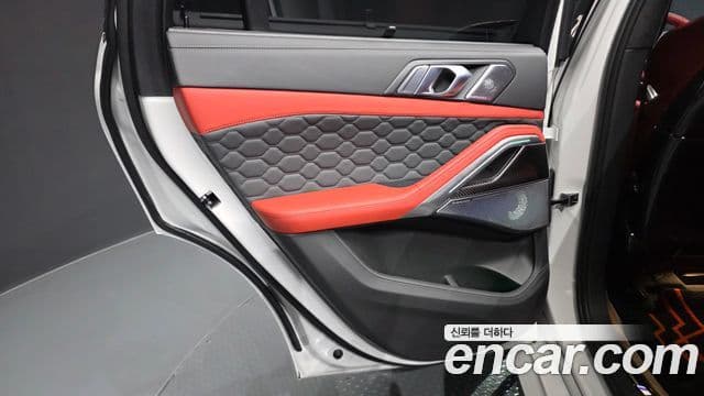 BMW X6M 2024 — Photo 29/32