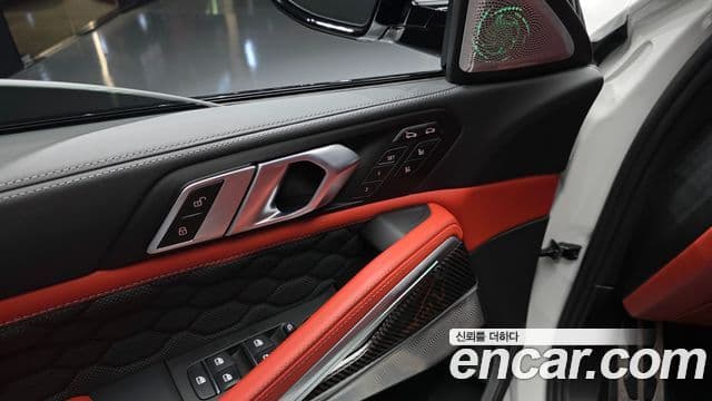 BMW X6M 2024 — Photo 32/32