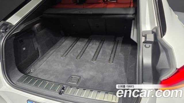 BMW X6M 2024 — Photo 26/32