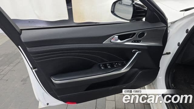 Kia Stinger Meister 2020 — ფოტო 2/32