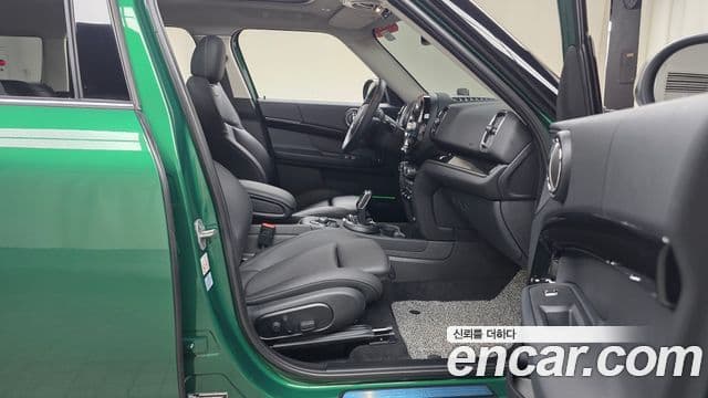 Mini Cooper Countryman 2023 — Photo 18/32