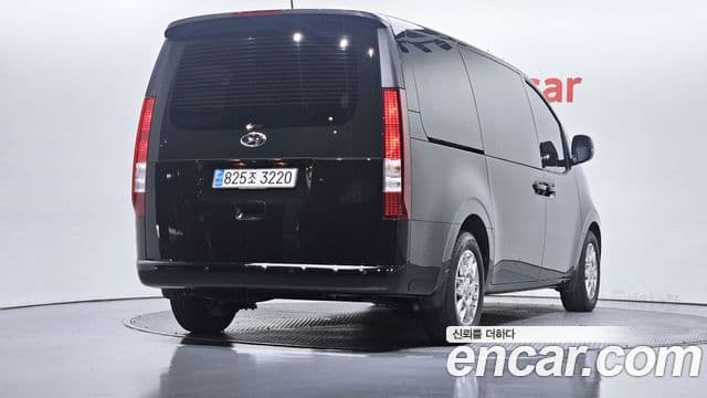 Hyundai Staria 2023 — Şəkil 2/20