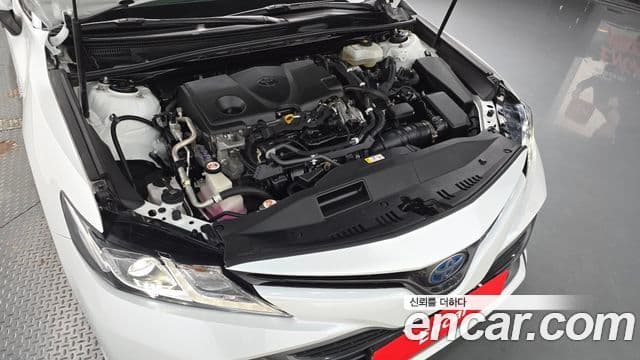 Toyota Camry 2019 — ფოტო 4/20