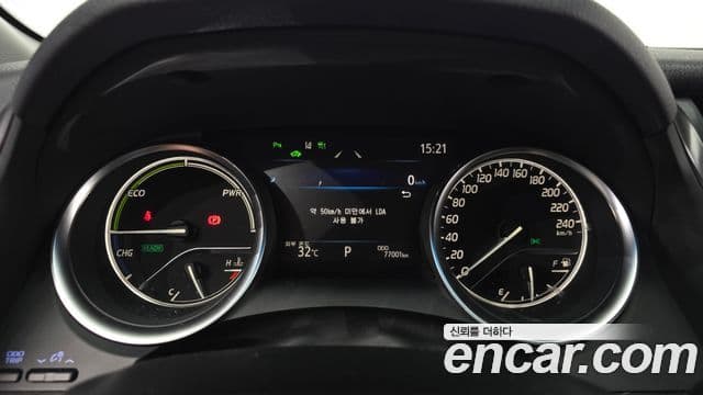 Toyota Camry 2019 — ფოტო 20/20