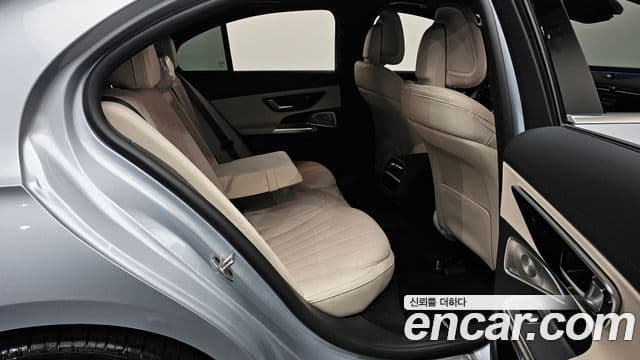 Mercedes-Benz E-Class 2025 — ფოტო 11/20