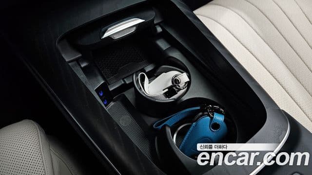 Mercedes-Benz E-Class 2025 — ფოტო 15/20