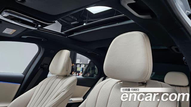 Mercedes-Benz E-Class 2025 — ფოტო 16/20