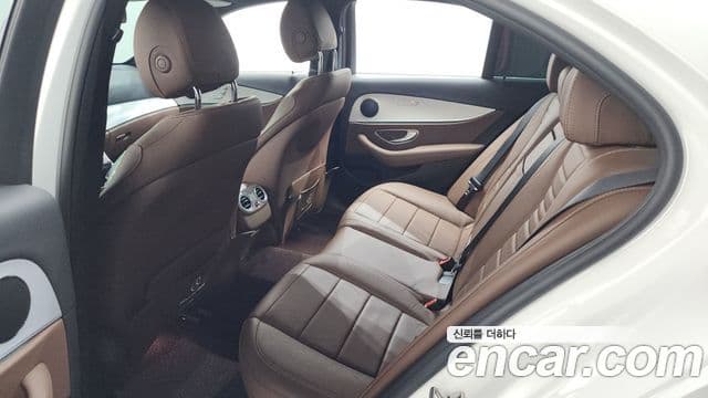 Mercedes-Benz E-Class 2020 — Şəkil 11/20