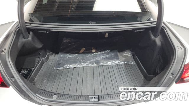 Mercedes-Benz E-Class 2020 — Şəkil 19/20