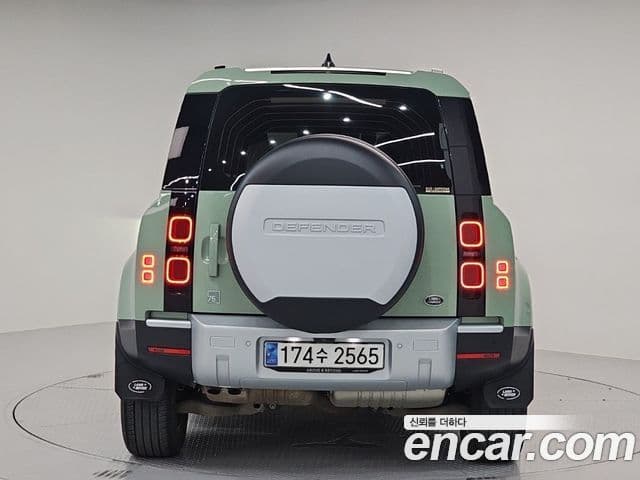 Land Rover Defender 2023 — Photo 4/20