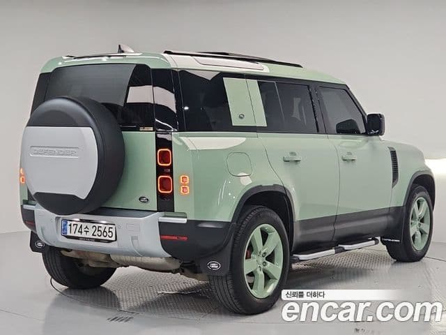 Land Rover Defender 2023 — Photo 12/20