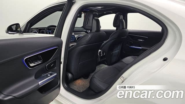Mercedes-Benz C-Class 2023 — Фото 11/20