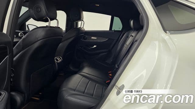 Mercedes-Benz GLC-Class 2019 — Şəkil 17/33