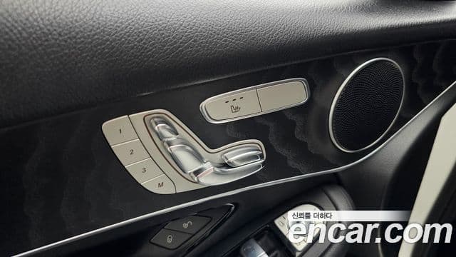 Mercedes-Benz GLC-Class 2019 — Şəkil 4/33