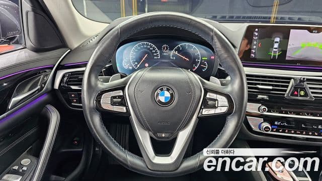 BMW 5 Series 2019 — Фото 13/20