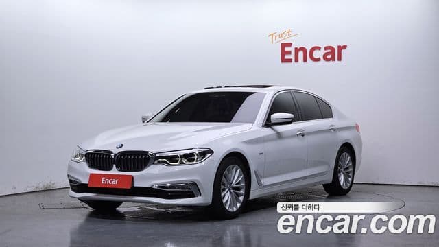BMW 5 Series 2018 — Şəkil 1/20