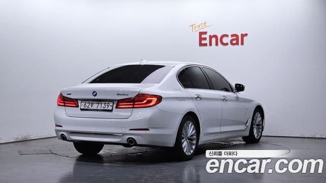 BMW 5 Series 2018 — Şəkil 2/20
