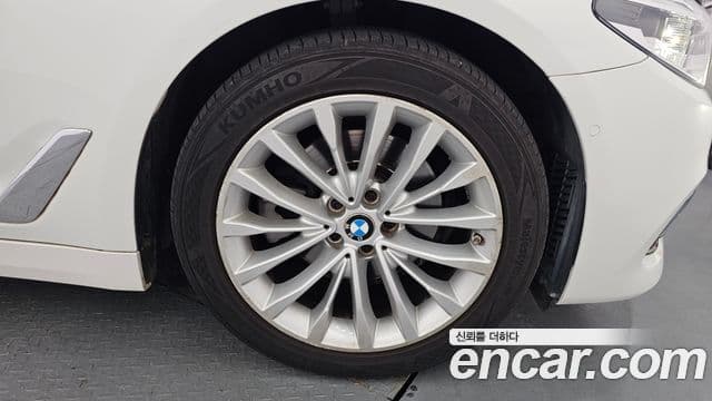 BMW 5 Series 2018 — Şəkil 5/20