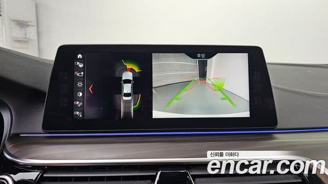 BMW 5 Series 2018 — Şəkil 15/20