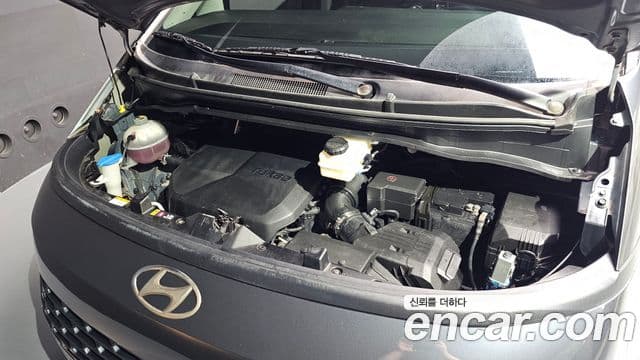 Hyundai Staria 2022 — ფოტო 6/20