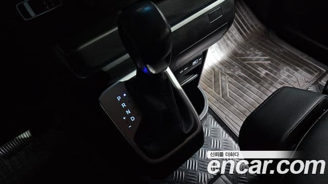 Hyundai Staria 2022 — ფოტო 9/20