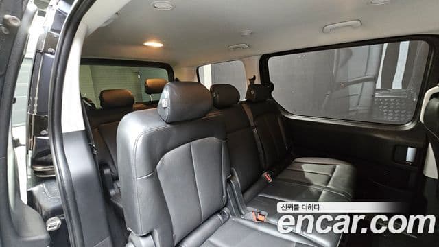 Hyundai Staria 2022 — ფოტო 17/20