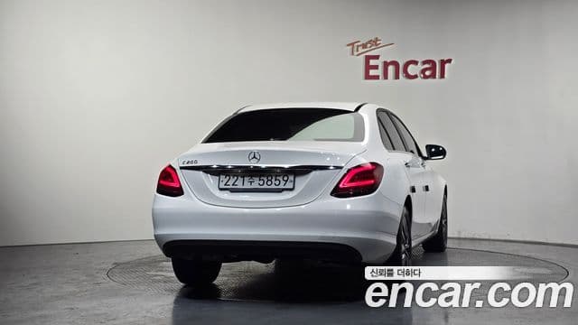 Mercedes-Benz C-Class 2019 — Фото 4/20