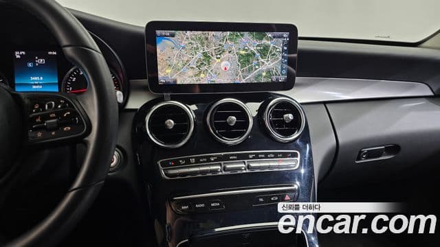 Mercedes-Benz C-Class 2019 — Фото 12/20
